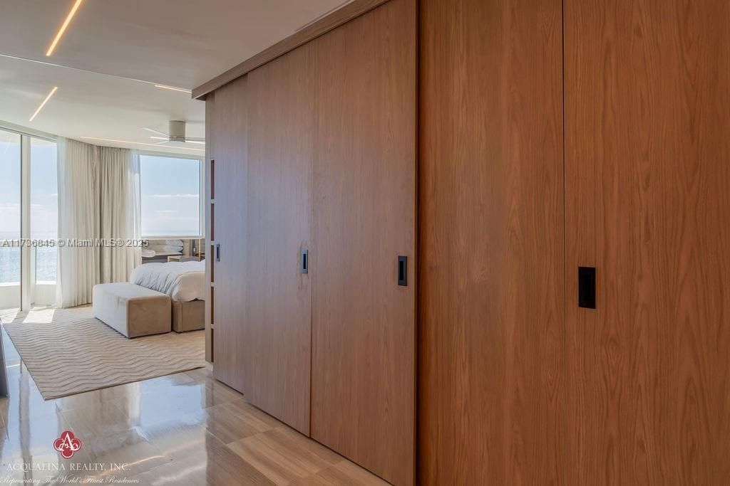 Recently Sold: $5,300,000 (4 beds, 4 baths, 2736 Square Feet)