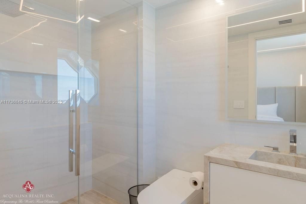 Recently Sold: $5,300,000 (4 beds, 4 baths, 2736 Square Feet)