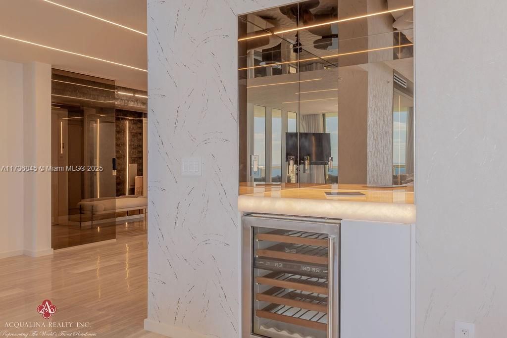 Recently Sold: $5,300,000 (4 beds, 4 baths, 2736 Square Feet)