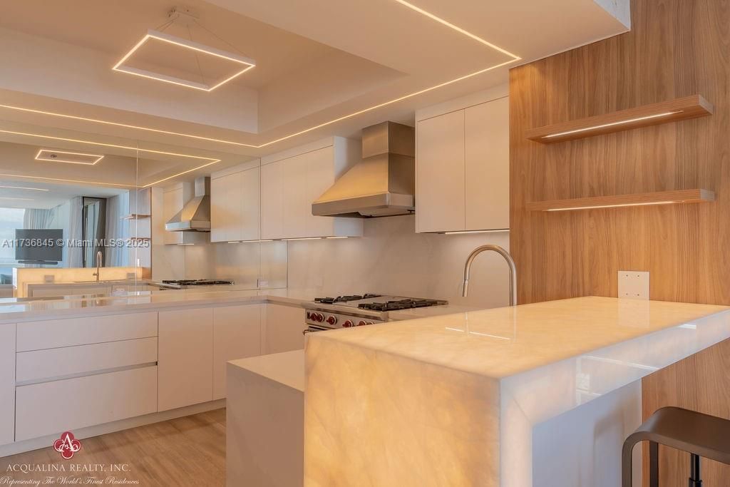 Recently Sold: $5,300,000 (4 beds, 4 baths, 2736 Square Feet)