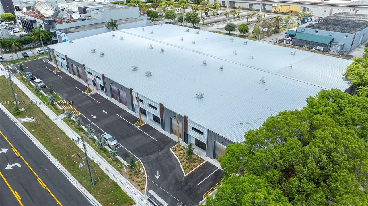 最近售出: $2,421,790 (0 贝兹, 0 浴室, 0 平方英尺)