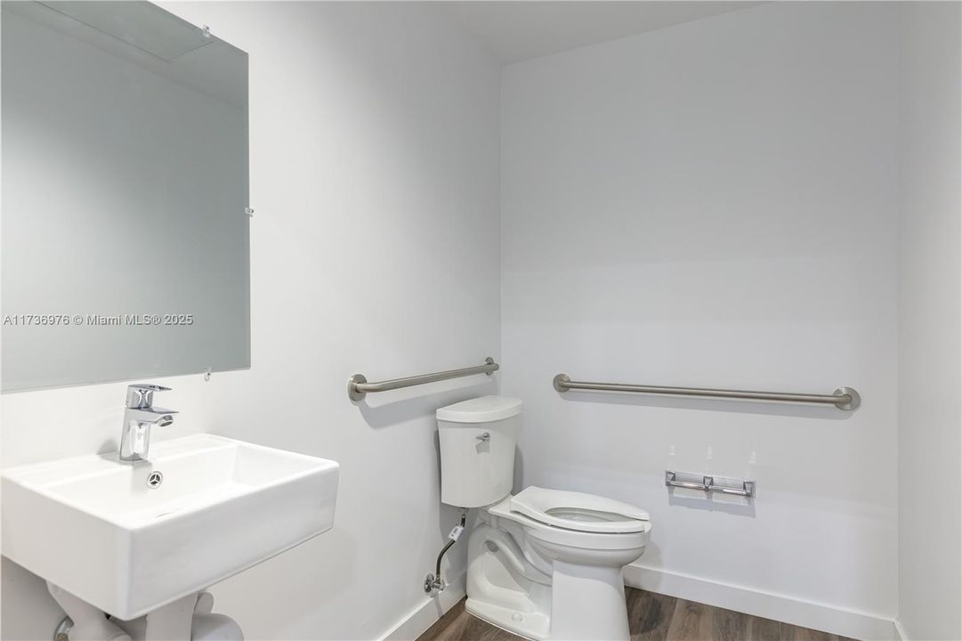 最近售出: $2,421,790 (0 贝兹, 0 浴室, 0 平方英尺)