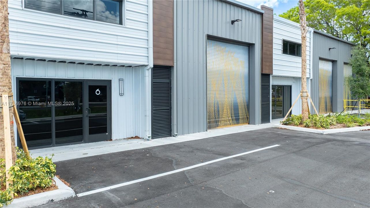 最近售出: $2,421,790 (0 贝兹, 0 浴室, 0 平方英尺)