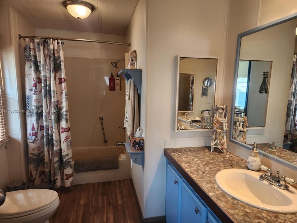 Под контрактом: $198,000 (2 спален, 2 ванн, 1152 Квадратных фут)