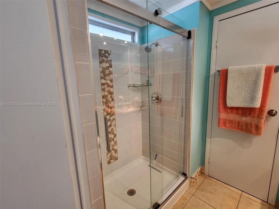 Под контрактом: $198,000 (2 спален, 2 ванн, 1152 Квадратных фут)