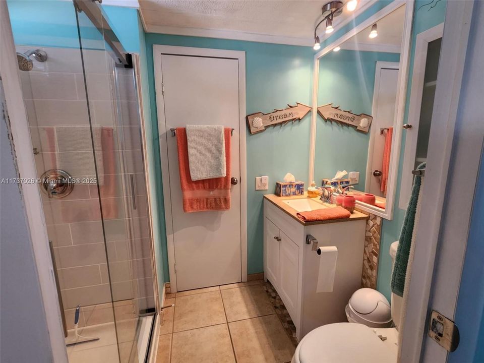 Под контрактом: $198,000 (2 спален, 2 ванн, 1152 Квадратных фут)