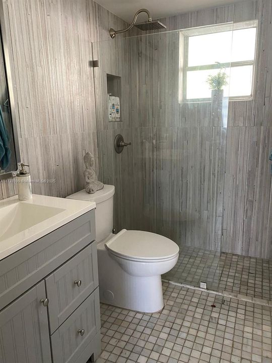 For Rent: $2,300 (1 beds, 1 baths, 639 Square Feet)