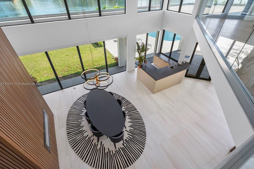 Recently Sold: $7,999,999 (6 beds, 6 baths, 6631 Square Feet)