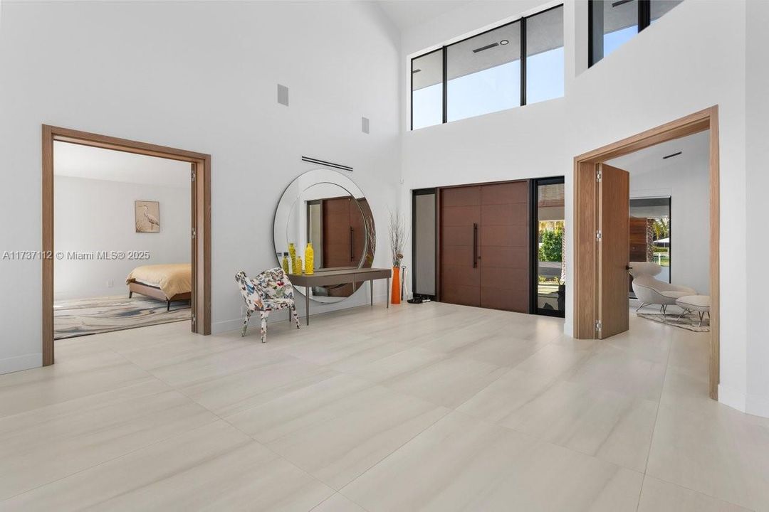 Recently Sold: $7,999,999 (6 beds, 6 baths, 6631 Square Feet)