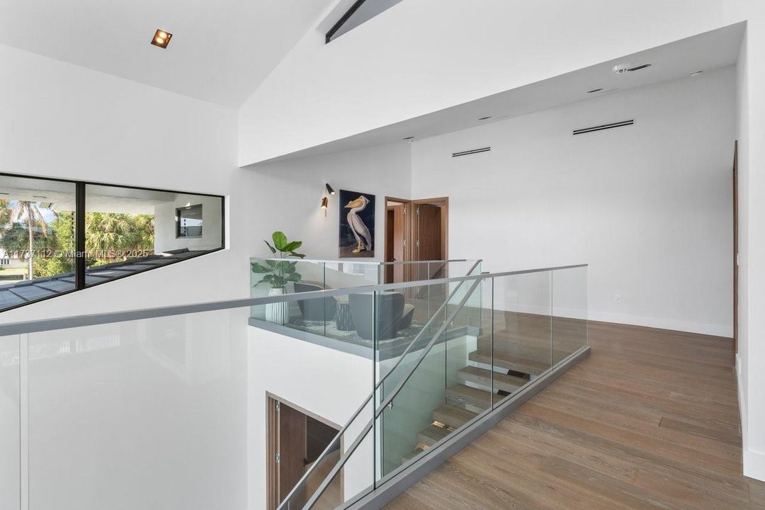 Recently Sold: $7,999,999 (6 beds, 6 baths, 6631 Square Feet)