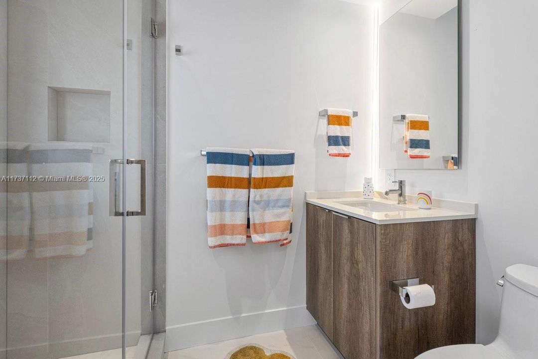 Recently Sold: $7,999,999 (6 beds, 6 baths, 6631 Square Feet)