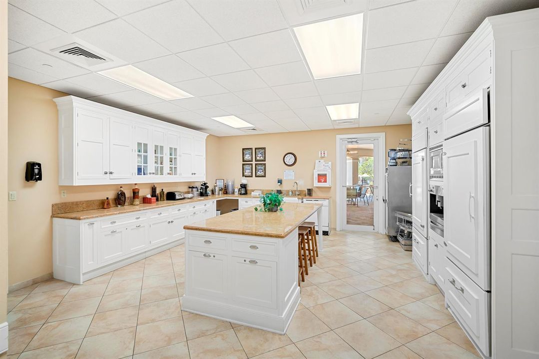 Island Club Kitchen 2023