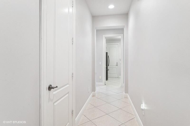34_8825BallyBunionRd_6_Hallway_FlexMLS80