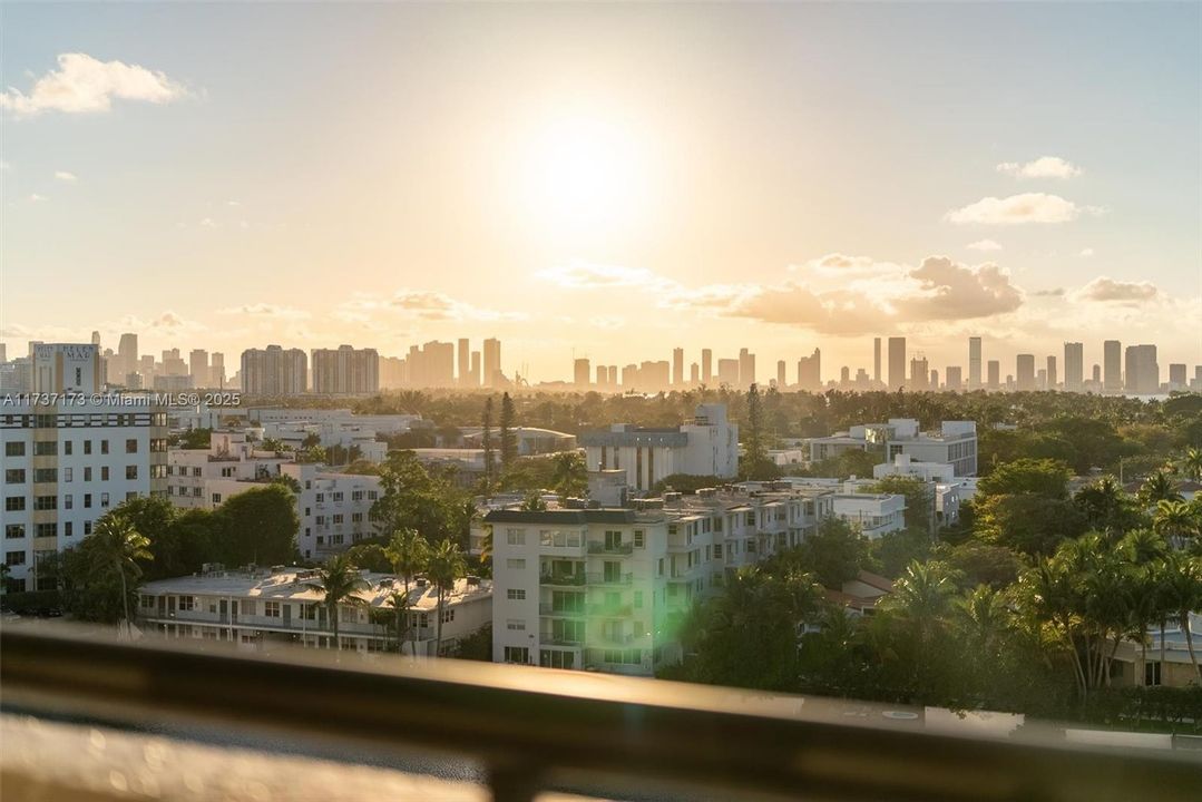 For Sale: $749,900 (2 beds, 2 baths, 890 Square Feet)