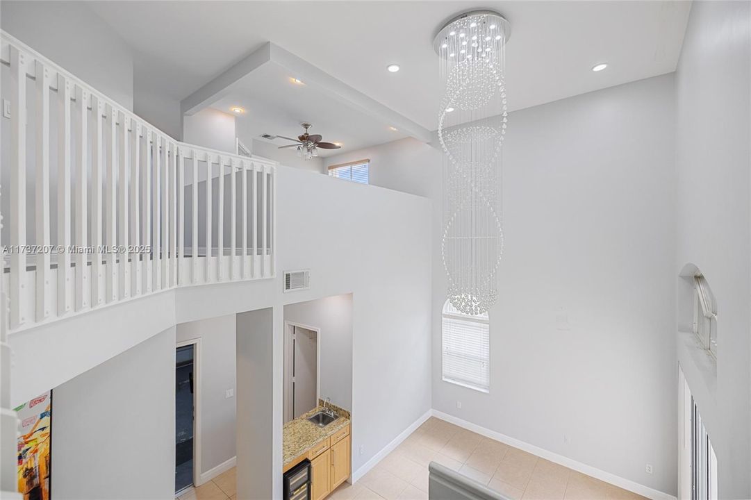 Recientemente alquilado: $4,200 (4 camas, 2 baños, 2208 Pies cuadrados)