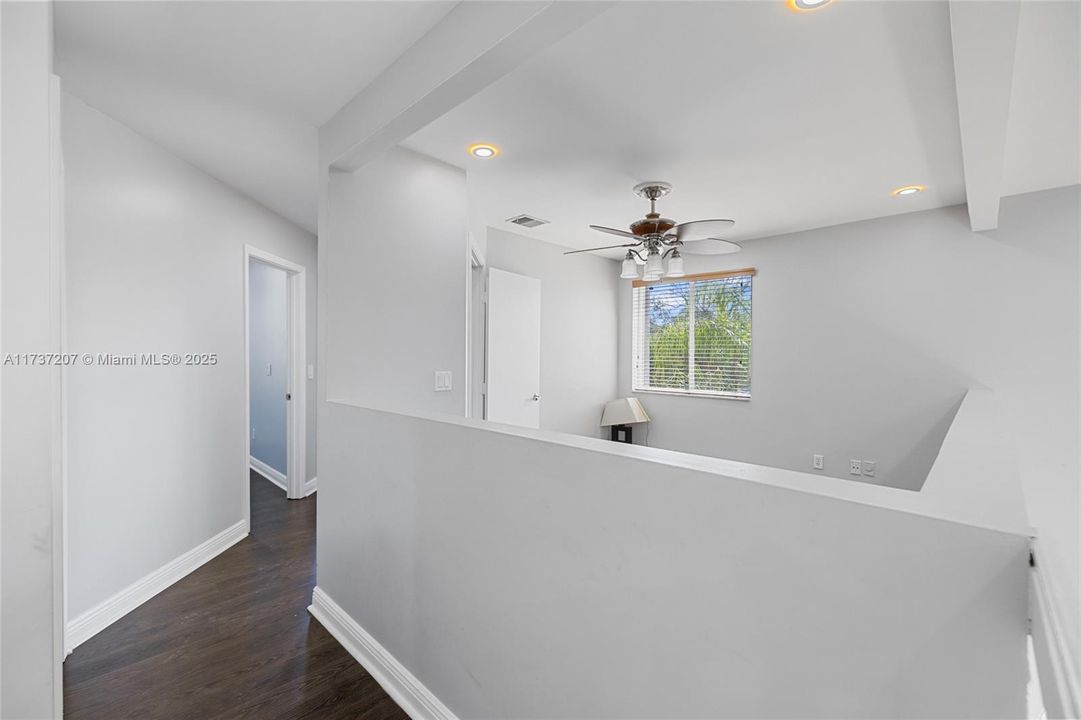 Recientemente alquilado: $4,200 (4 camas, 2 baños, 2208 Pies cuadrados)