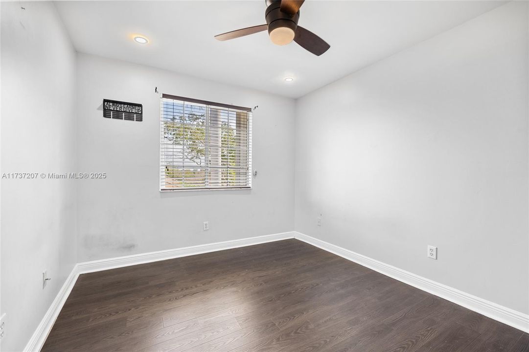 Recientemente alquilado: $4,200 (4 camas, 2 baños, 2208 Pies cuadrados)