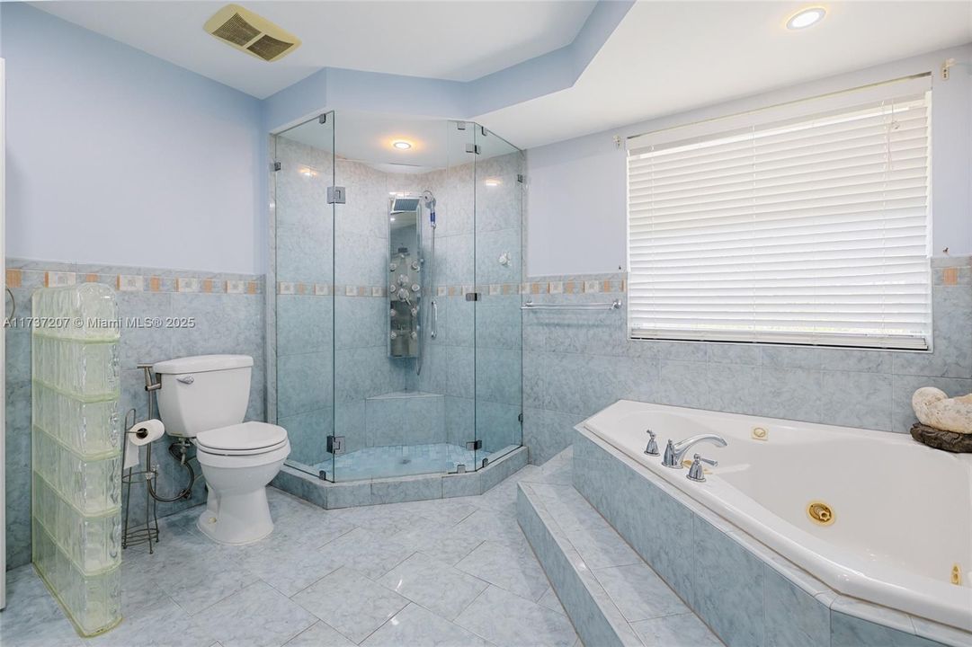 Recientemente alquilado: $4,200 (4 camas, 2 baños, 2208 Pies cuadrados)