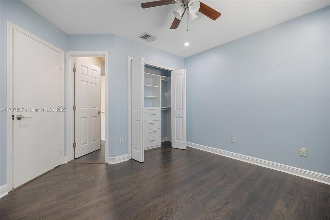 Recientemente alquilado: $4,200 (4 camas, 2 baños, 2208 Pies cuadrados)