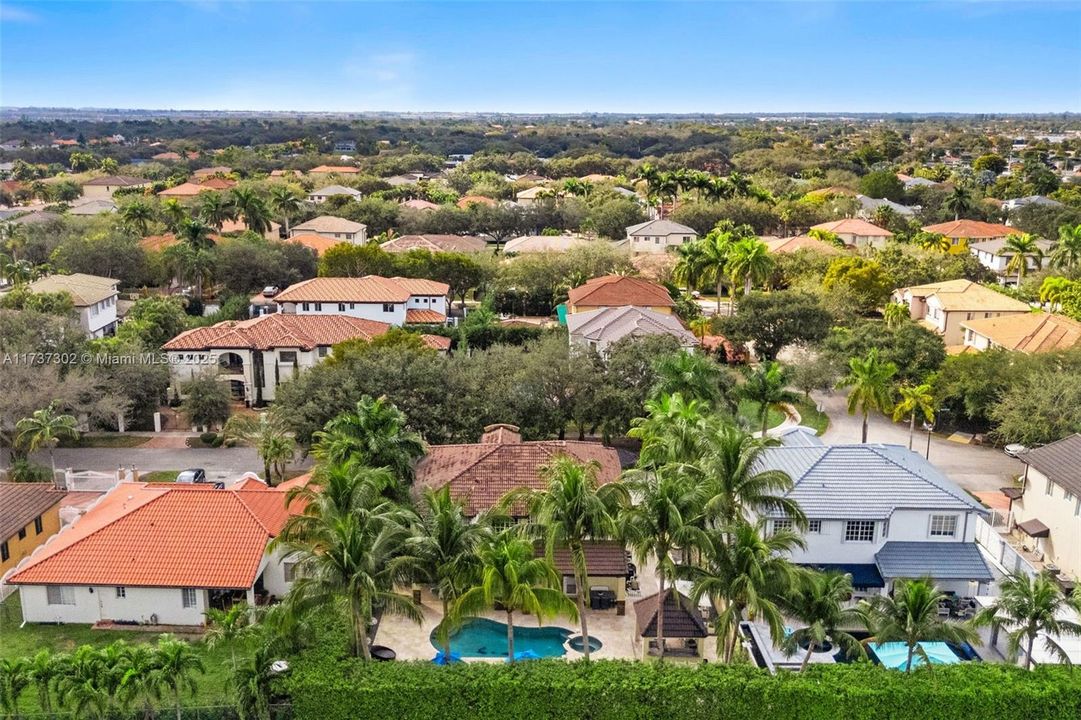 Active With Contract: $1,250,000 (4 beds, 2 baths, 2702 Square Feet)