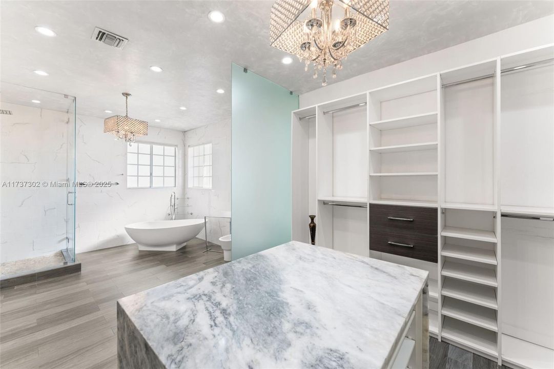 Active With Contract: $1,250,000 (4 beds, 2 baths, 2702 Square Feet)