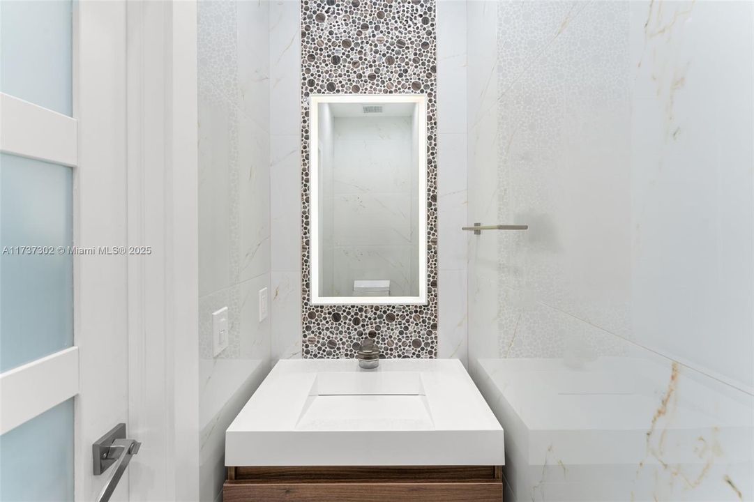 Active With Contract: $1,250,000 (4 beds, 2 baths, 2702 Square Feet)