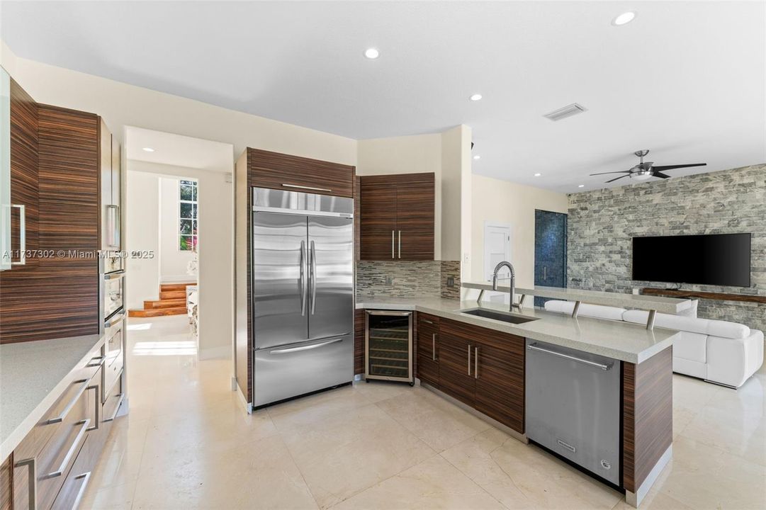 Active With Contract: $1,250,000 (4 beds, 2 baths, 2702 Square Feet)