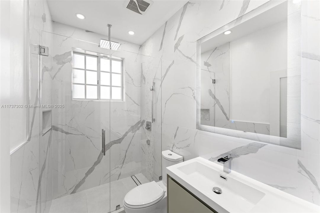 Active With Contract: $1,250,000 (4 beds, 2 baths, 2702 Square Feet)