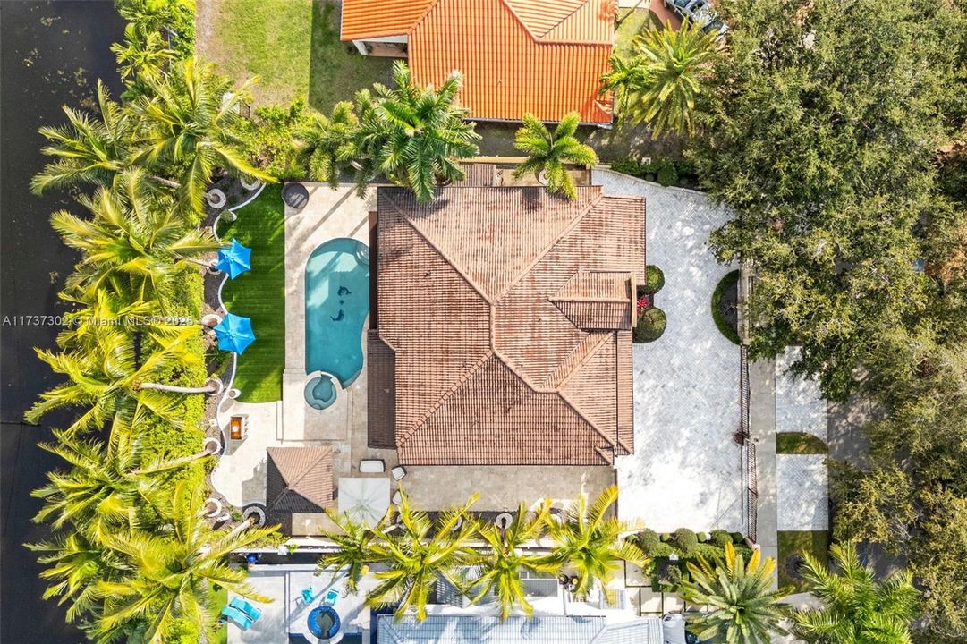 Active With Contract: $1,250,000 (4 beds, 2 baths, 2702 Square Feet)