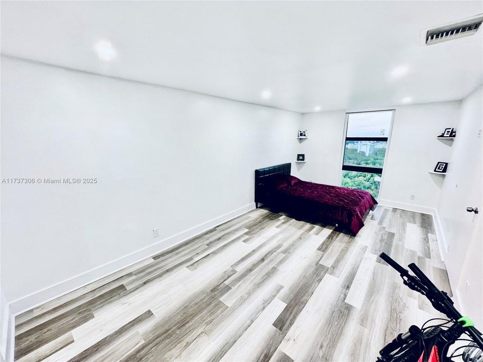 待售: $318,000 (2 贝兹, 2 浴室, 1180 平方英尺)