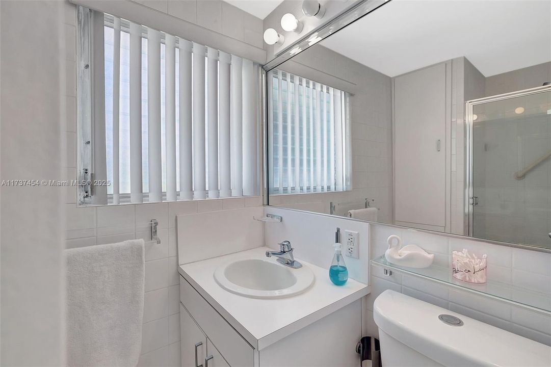 Vendido Recientemente: $320,000 (2 camas, 2 baños, 750 Pies cuadrados)