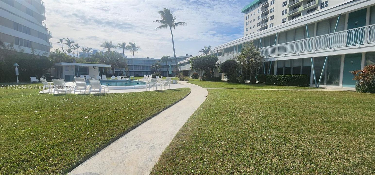 Vendido Recientemente: $320,000 (2 camas, 2 baños, 750 Pies cuadrados)