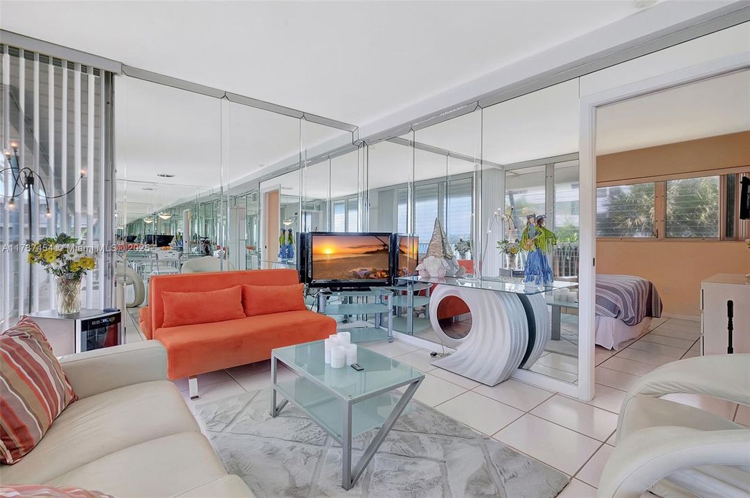 Vendido Recientemente: $320,000 (2 camas, 2 baños, 750 Pies cuadrados)