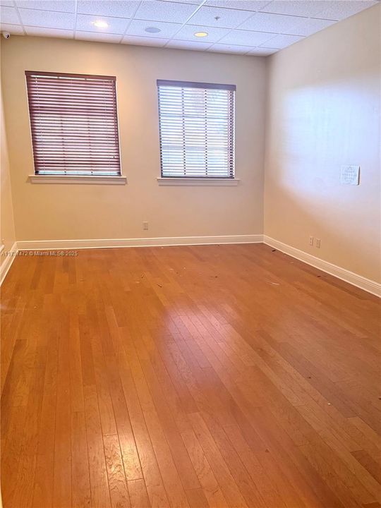 Недавно арендовано: $3,928 (0 спален, 0 ванн, 0 Квадратных фут)