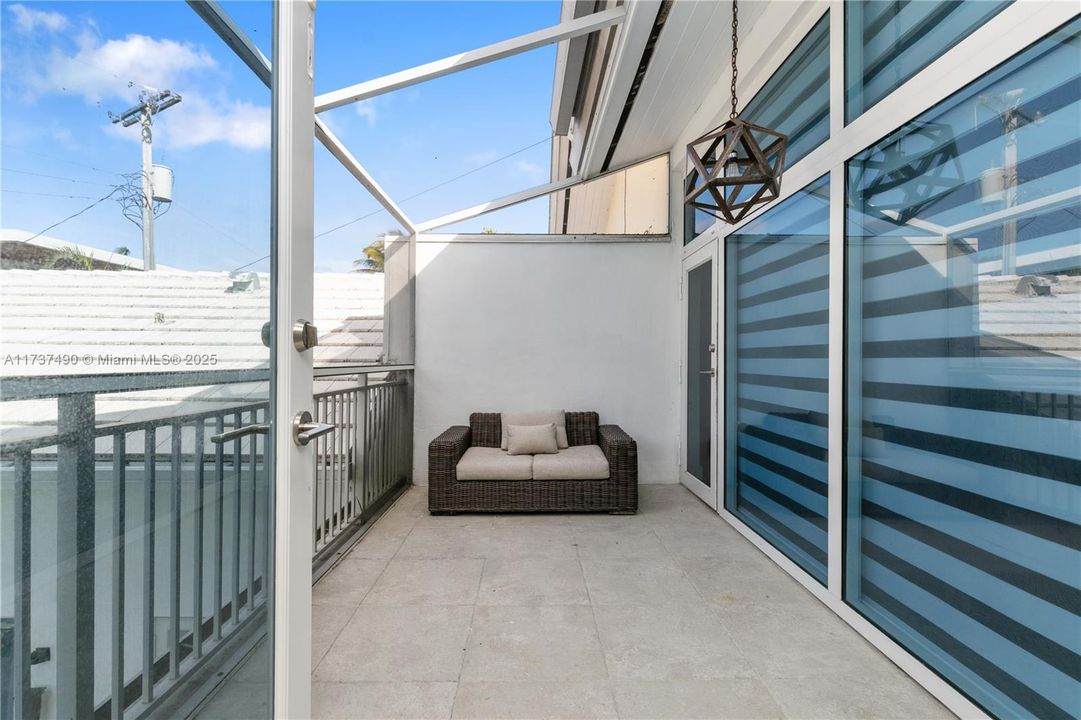 For Sale: $4,725,000 (5 beds, 5 baths, 5009 Square Feet)