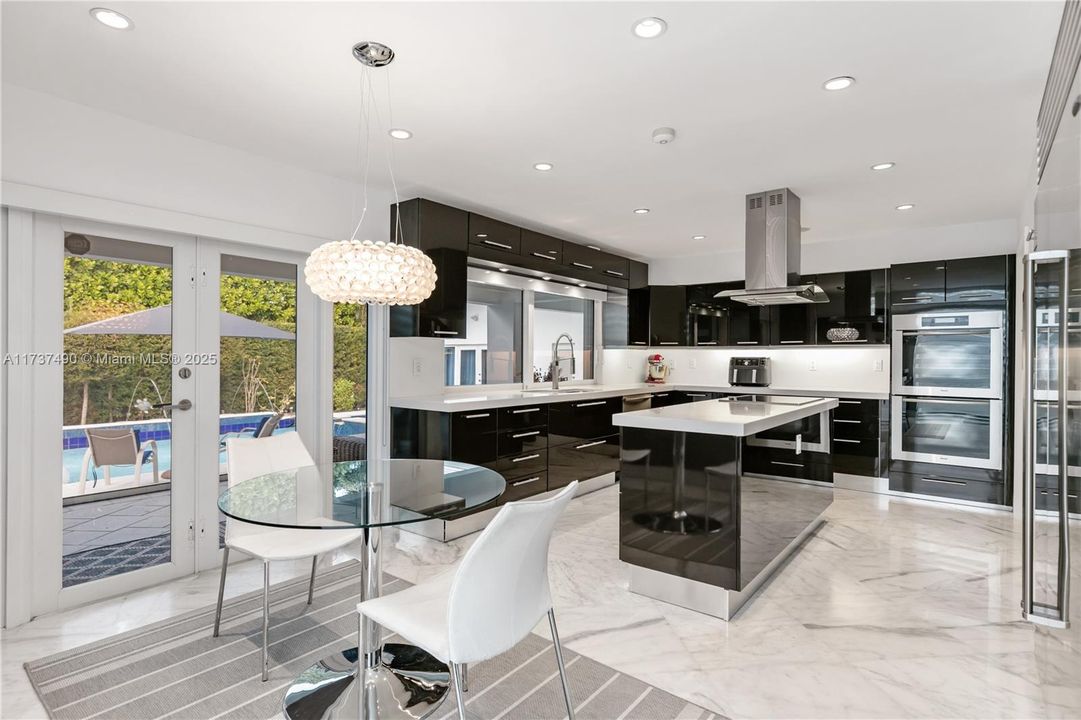 For Sale: $4,725,000 (5 beds, 5 baths, 5009 Square Feet)