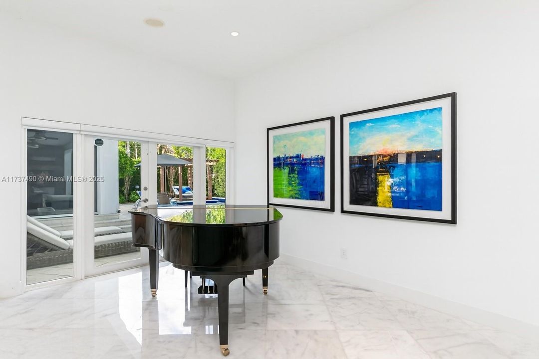 For Sale: $4,725,000 (5 beds, 5 baths, 5009 Square Feet)