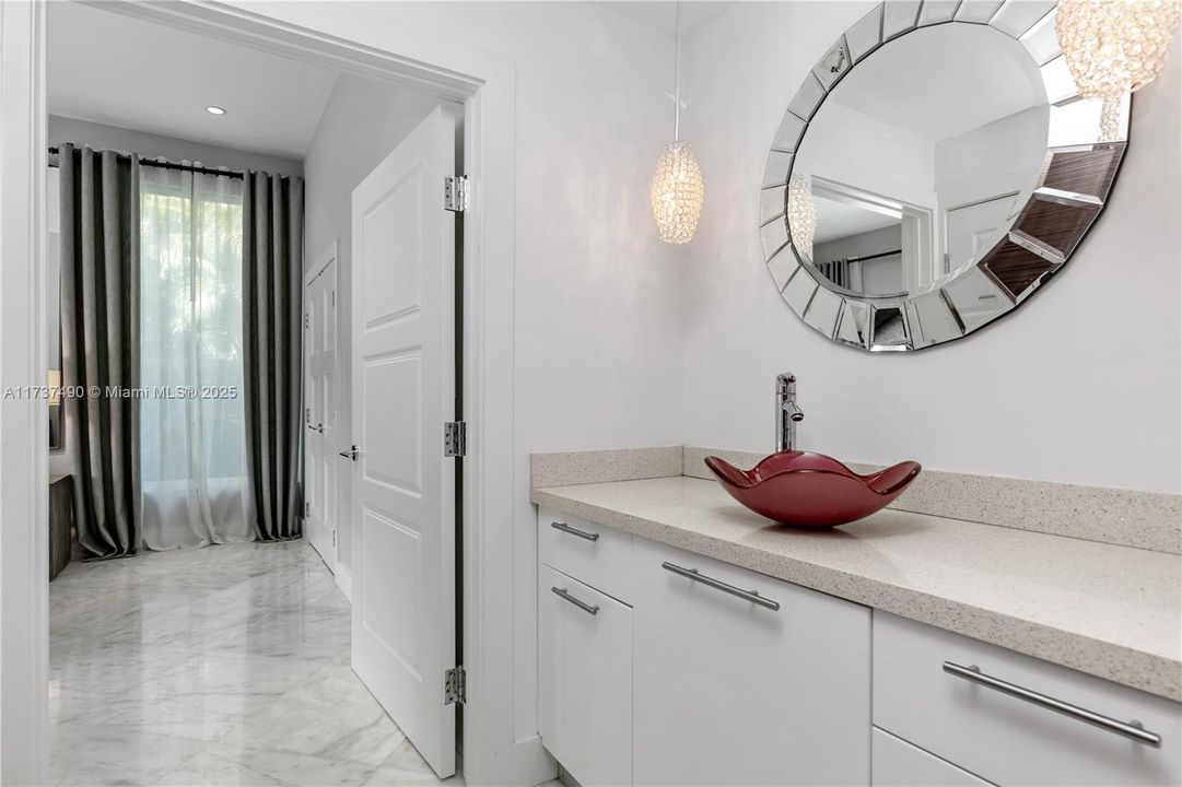 For Sale: $4,725,000 (5 beds, 5 baths, 5009 Square Feet)