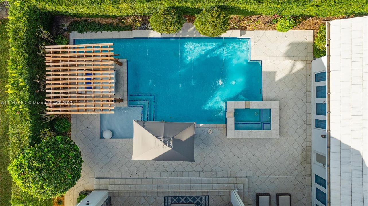 For Sale: $4,725,000 (5 beds, 5 baths, 5009 Square Feet)