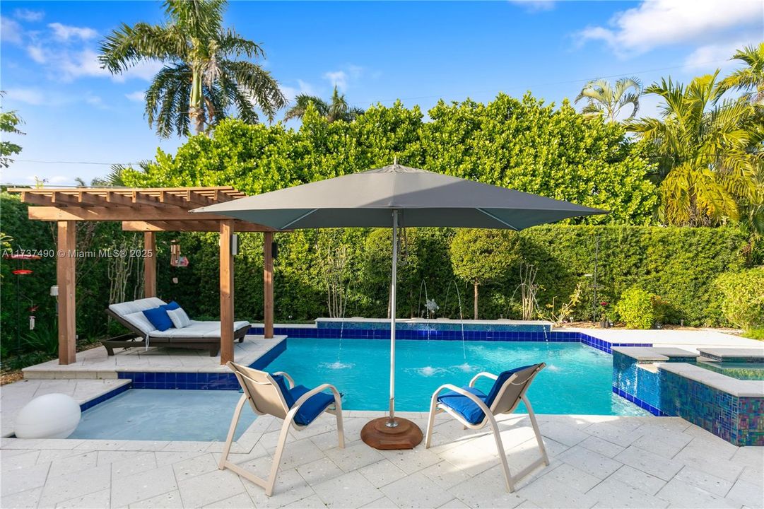 For Sale: $4,725,000 (5 beds, 5 baths, 5009 Square Feet)