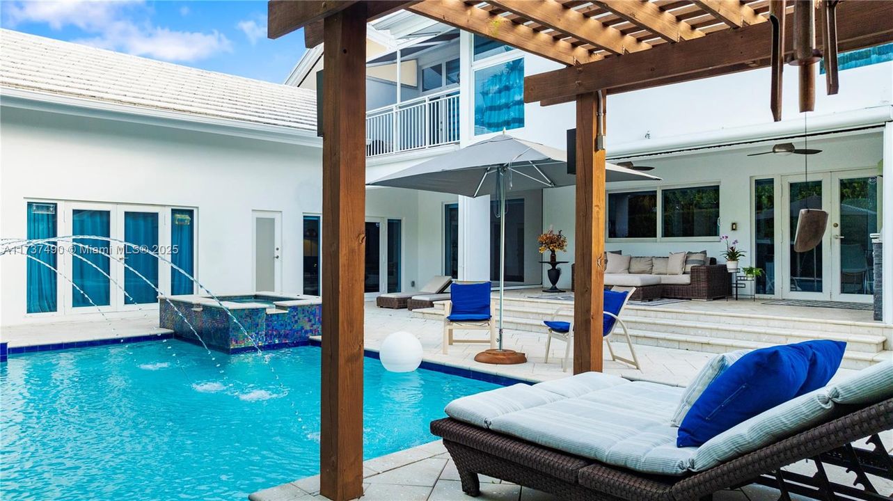 For Sale: $4,725,000 (5 beds, 5 baths, 5009 Square Feet)