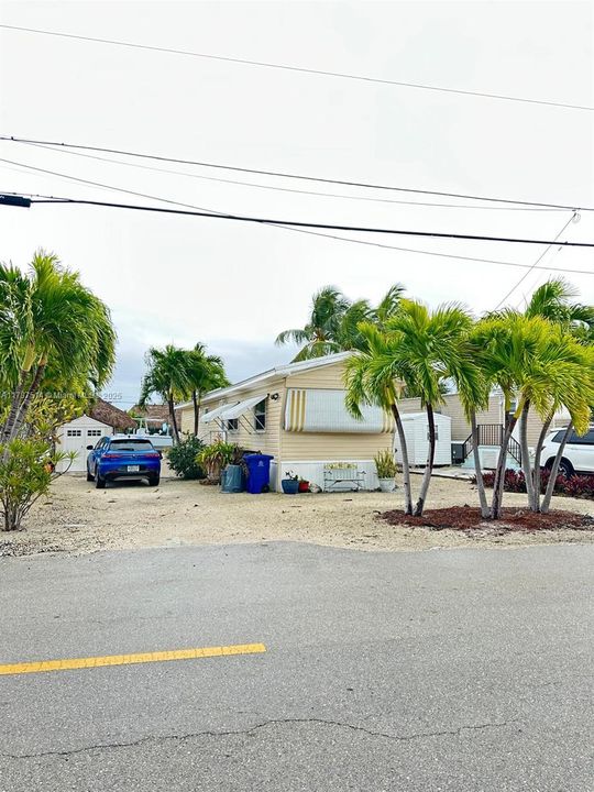 Недавно продано: $585,000 (2 спален, 2 ванн, 917 Квадратных фут)