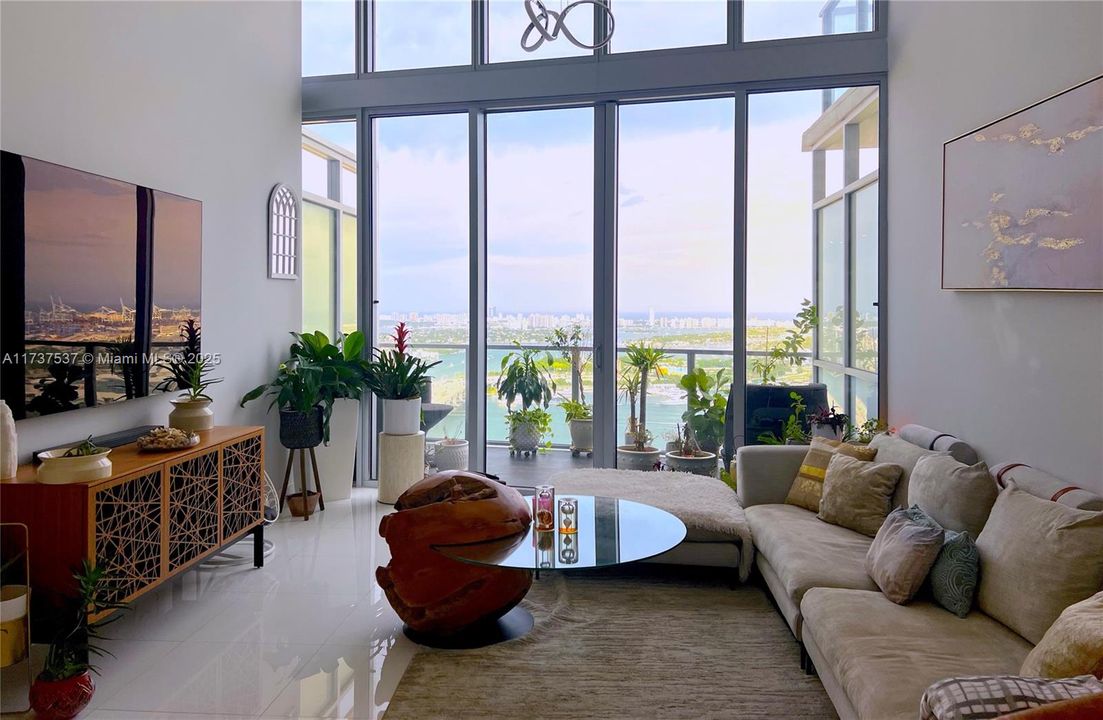 Recently Sold: $1,200,000 (1 beds, 2 baths, 1675 Square Feet)