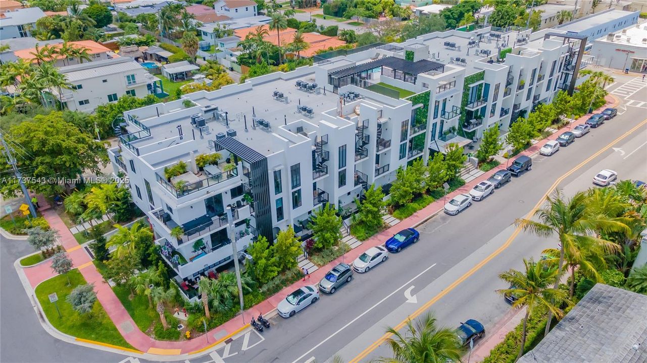 Vendido Recientemente: $1,250,000 (2 camas, 2 baños, 1101 Pies cuadrados)