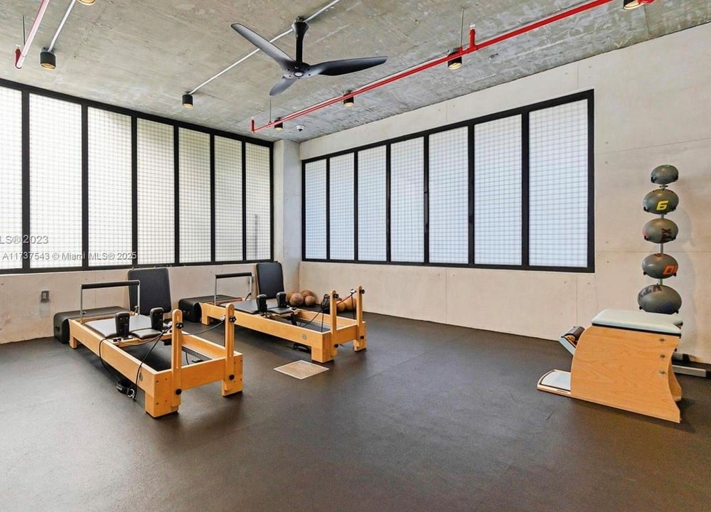 Vendido Recientemente: $1,250,000 (2 camas, 2 baños, 1101 Pies cuadrados)