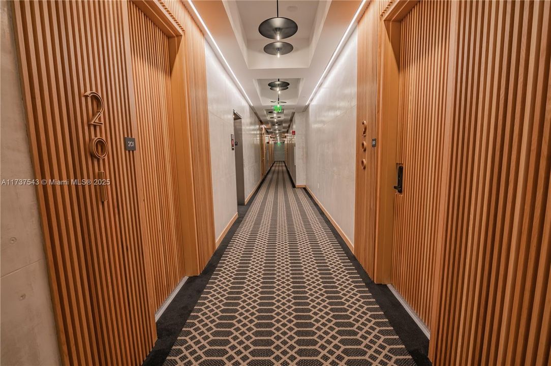 Vendido Recientemente: $1,250,000 (2 camas, 2 baños, 1101 Pies cuadrados)