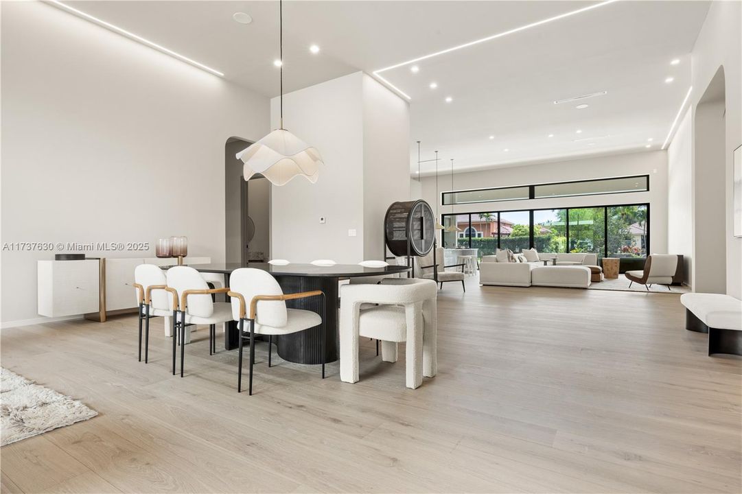 待售: $3,720,000 (5 贝兹, 5 浴室, 4852 平方英尺)