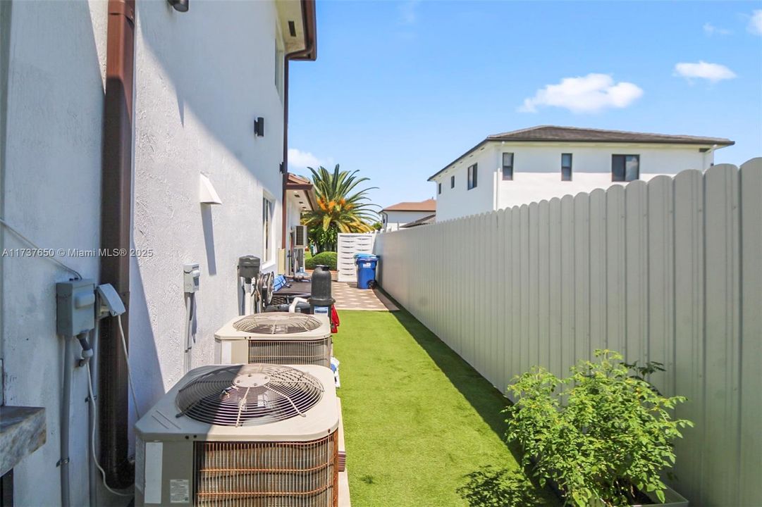 待售: $1,174,999 (4 贝兹, 3 浴室, 2166 平方英尺)