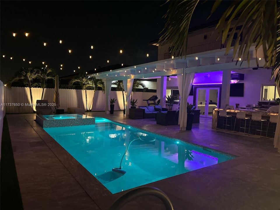 待售: $1,174,999 (4 贝兹, 3 浴室, 2166 平方英尺)