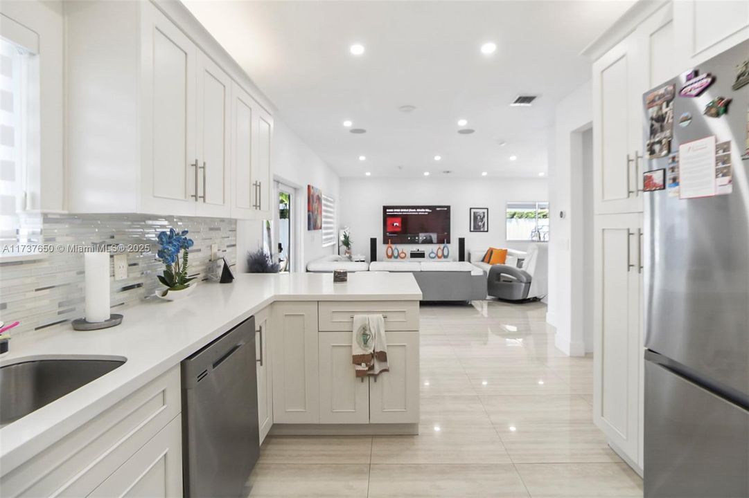 待售: $1,174,999 (4 贝兹, 3 浴室, 2166 平方英尺)